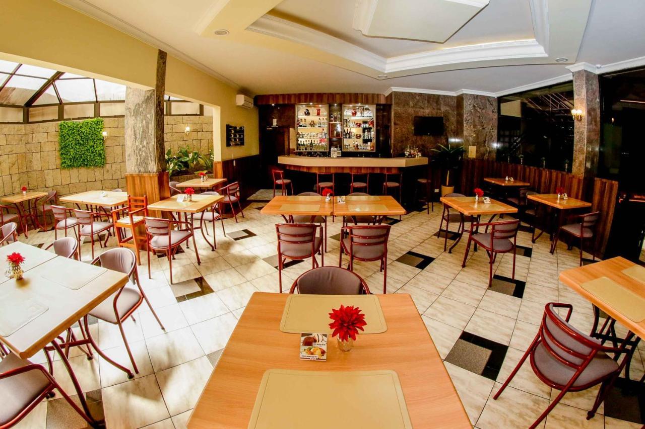 Susin Hotel Mafra Esterno foto
